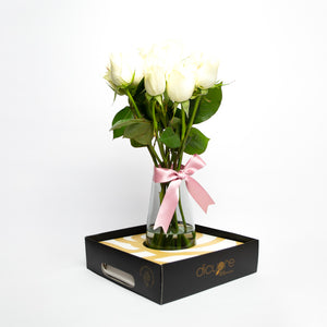 Regalo de rosas, 12 rosas blancas en jarrón con caja